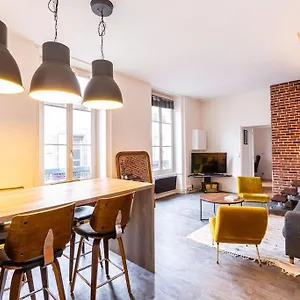 Hébergement de vacances Maison, Type Triplex Atypique De Charme, Saint-Brieuc